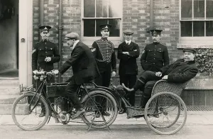 Matchless: Uniformed gentlemen with a 1903 Matchless Experimental