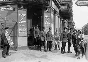 Flank: Uniformed persons while leaving a polling station in Berlin