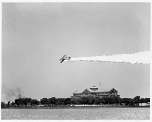 Rounding: United States Navy - Douglas DT