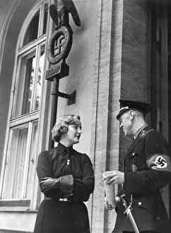 Mitford: Unity Mitford in Front of the Brown House in Munich, 1937