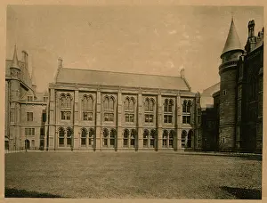 Turrets: University of Glasgow - West Quadrangle looking North
