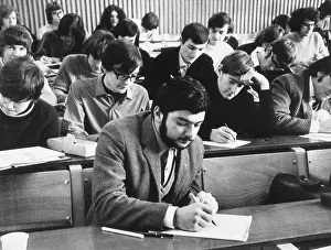 Henry Grant Collection: UNIVERSITY LECTURE SCENE
