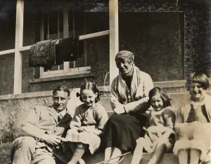 Sandra Lousada: Unknown family group
