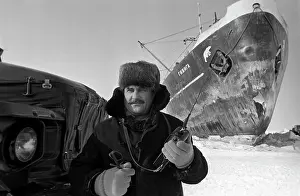 Okrug: Unloading of Gizhina motor ship, 1979