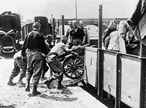 Ethiopia: Unloading of Italian mountain cavalry, 1935