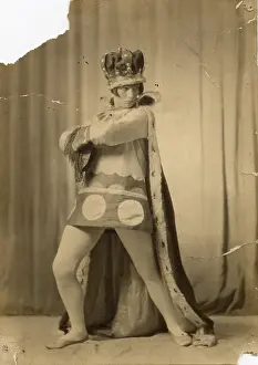 Unnamed: Unnamed stage performer in historical costume