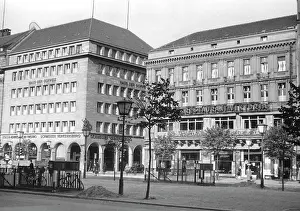 Unter: The Unter den Linden boulevard in Berlin, 1943