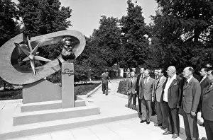 Alexandrov: Unveiling of memorial sculpture