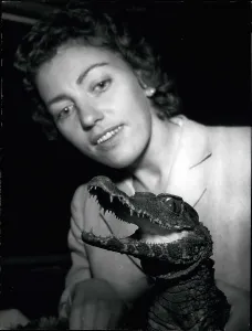 Shimmering: Ursula Heisinger, journalist, with crocodile for Berlin