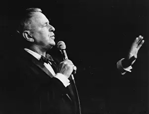 Stadthalle: The US-American singer Frank Sinatra