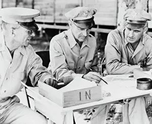 Fieldwork: U.S. Army ground and air generals discuss strategy, 1943