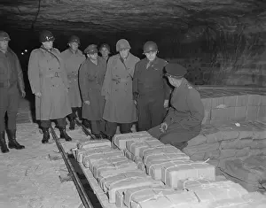 Manton: U.S. commanders tour German Merkers salt mine