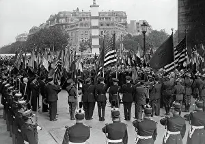 Juli: The U.S. General Gordon Moon lit again