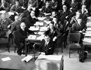 Bohlen: U.S. Prosecutor Robert H. Jackson (center) ?
