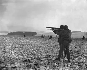 Lcgr1402: U.S. soldiers fire at Germans positions to relieve