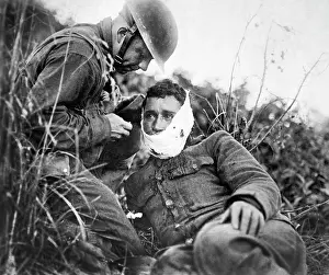 Amercian: U.S. soldiers - first aid - U.S. military - World War I