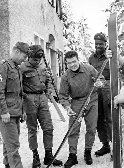 Helpless: U.S. soldiers learn skiing from the German Armed Forces