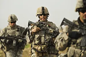 Helmand: U.S. Soldiers search for improvised explosive ?