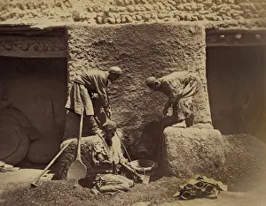 Turkestan: Using centuries old methods, men smelting ?
