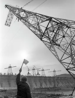 Transmission: Ust-Ilimsk hydroelectric power station construction, 1975