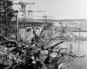 Mineyev: Ust-Ilimsk Hydroelectric Power Station under construction