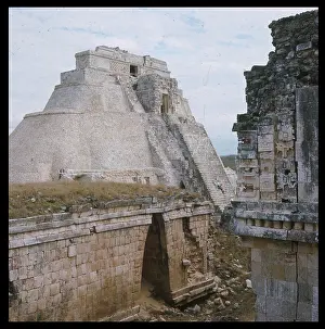 Uxmal: UXMAL/TEMPLE MAGICIAN