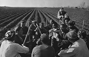Lcgr1507: Uzbek collective farmers discussing work of spring
