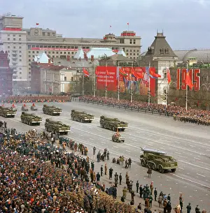 Missiles: V-Day parade in Red Square, 1985