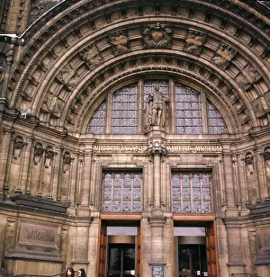 V & A MAIN ENTRANCE