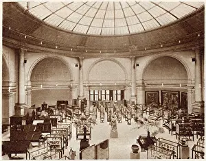 V&A Museum displays in the inter-war years