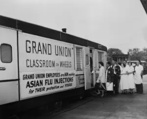Injections: Vaccination of employees against the 1957 Asian