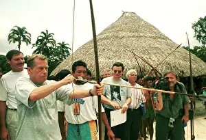 Brasilia: Vaclav Havel - bow - arrow - archery - indians