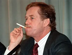Haag: Vaclav Havel - cigarette - smoker - smoking