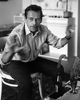 Kestner: Vaclav Havel - dissident - playwright