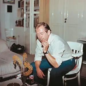 Kestner: Vaclav Havel - dissident - playwright