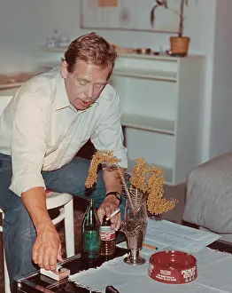 Kestner: Vaclav Havel - dissident - playwright
