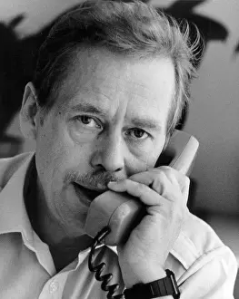 Kestner: Vaclav Havel - dissident - playwright - telephone