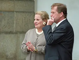 Peska: Vaclav Havel - Madeleine Albright - cigarette