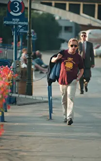 Oversee: Vaclav Havel - resignation - walk - stroll