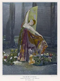 Visions: VALENTINE PETIT