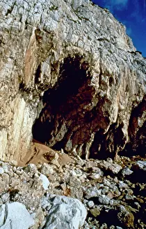 Palaeolithic: Vanguard cave, Gibraltar