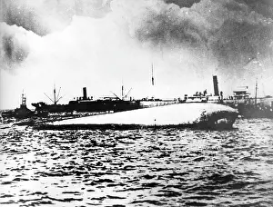 Capsized: Various ships at sea, WW1