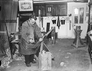 Varnishing: VARNISHING OARS, 1930