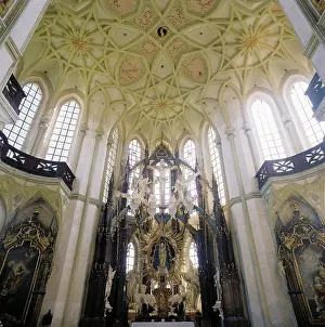 Kladruby: Vaults and high altar of Kladruby