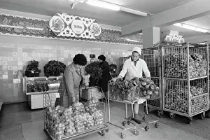 Prepares: Vegetables and fruit store No. 67