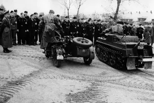Sidecar: Vehicle presentation for HJ members, 1943