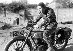 Brenken: Veit Harlan on motorcycle in Der Fall Brenken