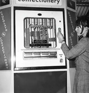 Chocolat: VENDING MACHINE/CHOCOLAT