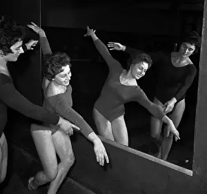Vera Caslavska - Eva Bosakova - training - practise - mirror