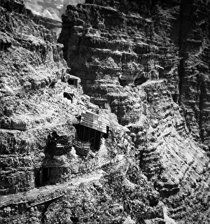 Tops: Vestiges of the war in the Dolomites